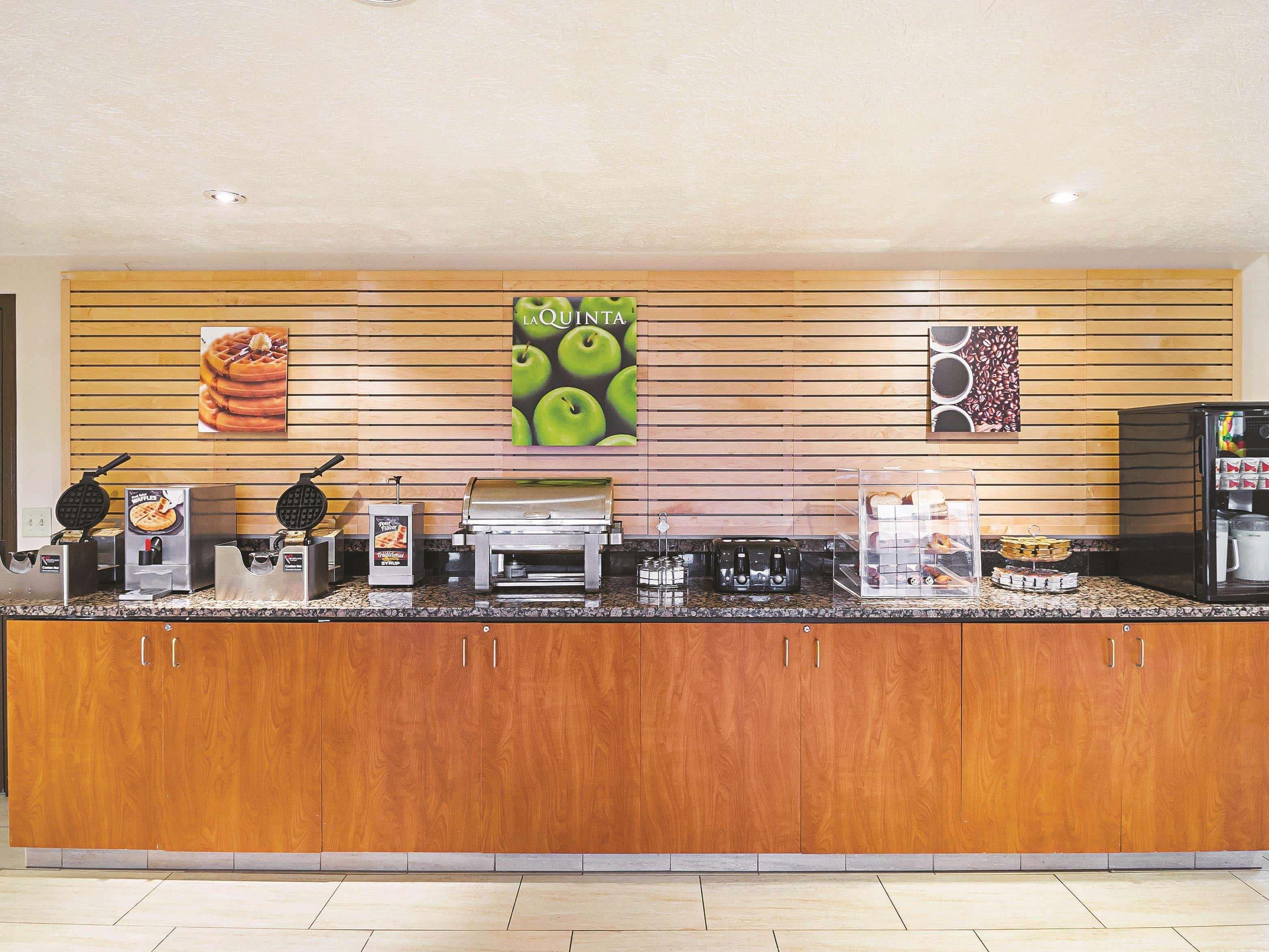 Hotel La Quinta By Wyndham Woodburn Exteriér fotografie